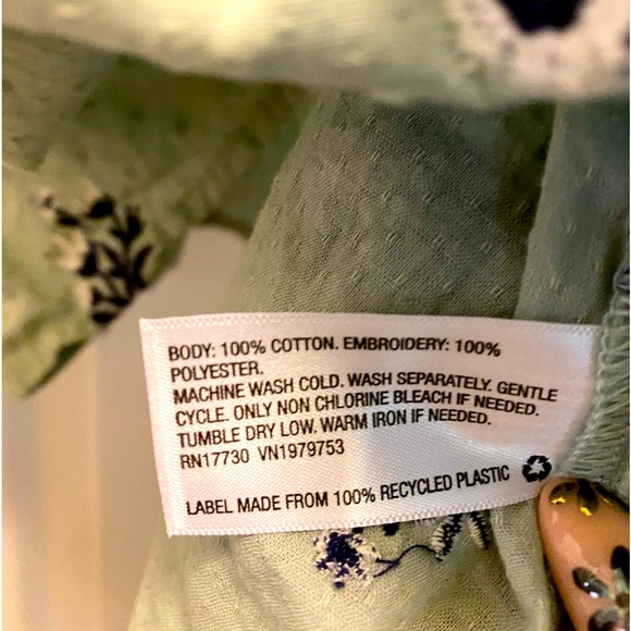 UNIVERSAL THREAD LIGHT GREEN EMBROIDERED BALLOON SLEEVE PEPLUM TOP - SIZE LRG - Picture 9 of 12